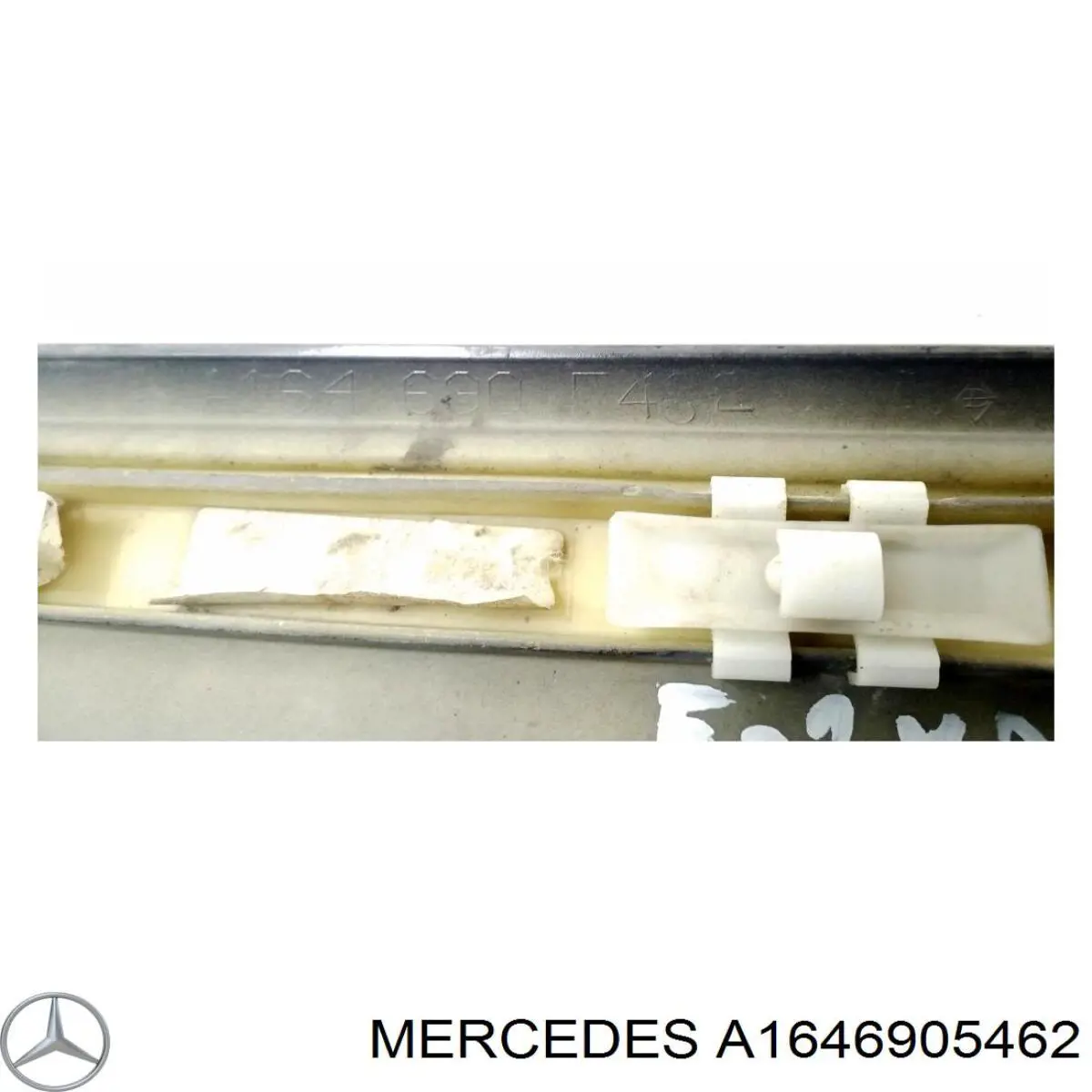Protector puerta trasera derecha Mercedes A1646905462 precio, desde 102,10 EUR