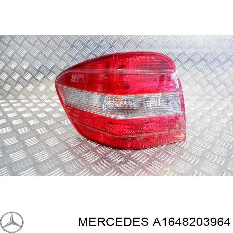 Piloto trasero izquierdo 1649061100 Mercedes