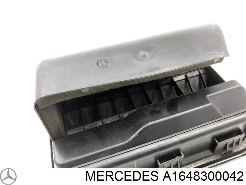 1648300042 Mercedes