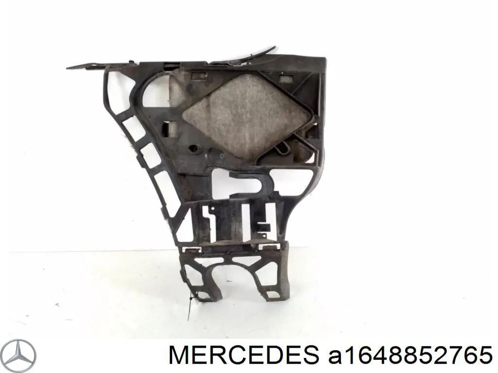 1648852765 Mercedes soporte de parachoques trasero izquierdo