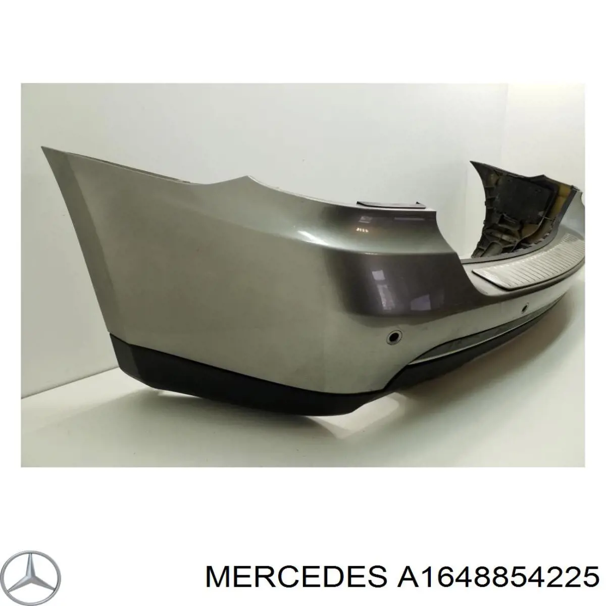 16488058049999 Mercedes parachoques trasero
