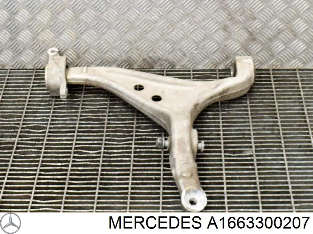 Comprar A1663300207 Mercedes Brazo inferior derecho de la suspensión delantera