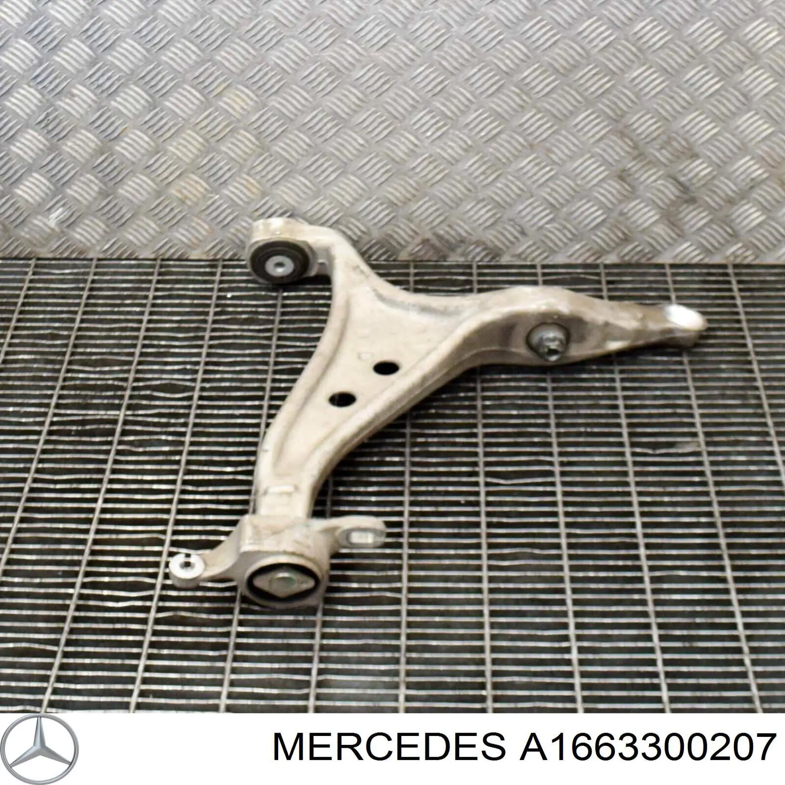 Brazo inferior derecho de la suspensión delantera Mercedes A1663300207 precio, desde 221,07 EUR