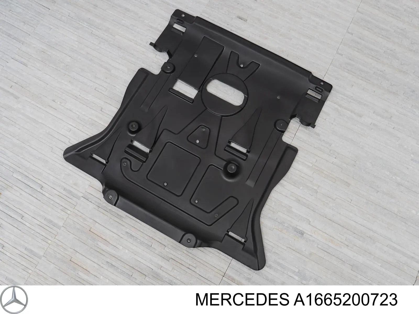 Comprar A1665200723 Mercedes Protección delantera del motor