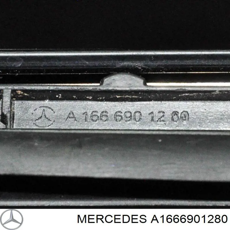 Moldura derecha del parabrisas Mercedes A1666901280 precio, desde 65,34 EUR