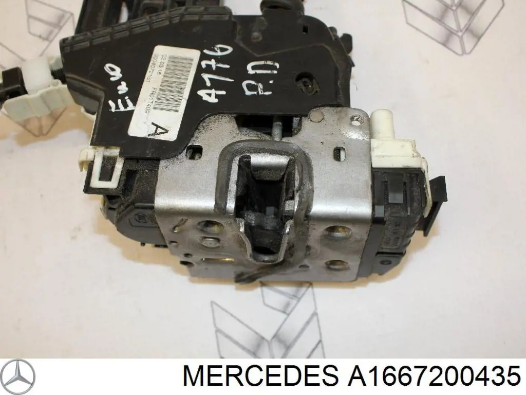 Cerradura de puerta delantera derecha A1667200435 Mercedes