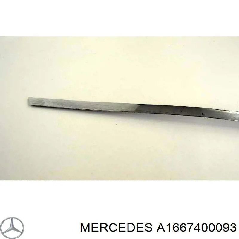 Moldura de tapa de maletero Mercedes A1667400093 precio, desde 108,34 EUR