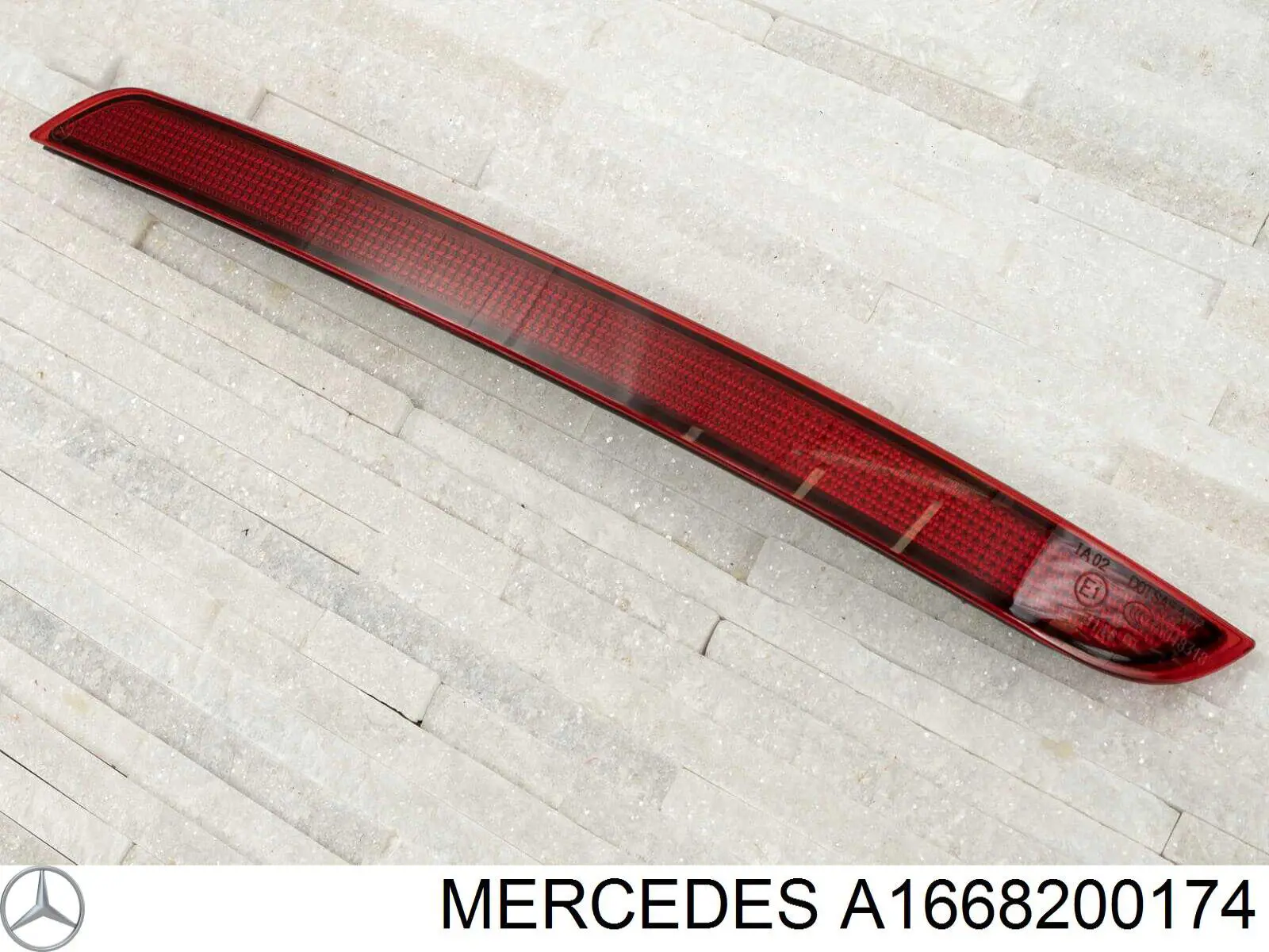 Reflector del parachoques trasero derecho A1668200174 Mercedes