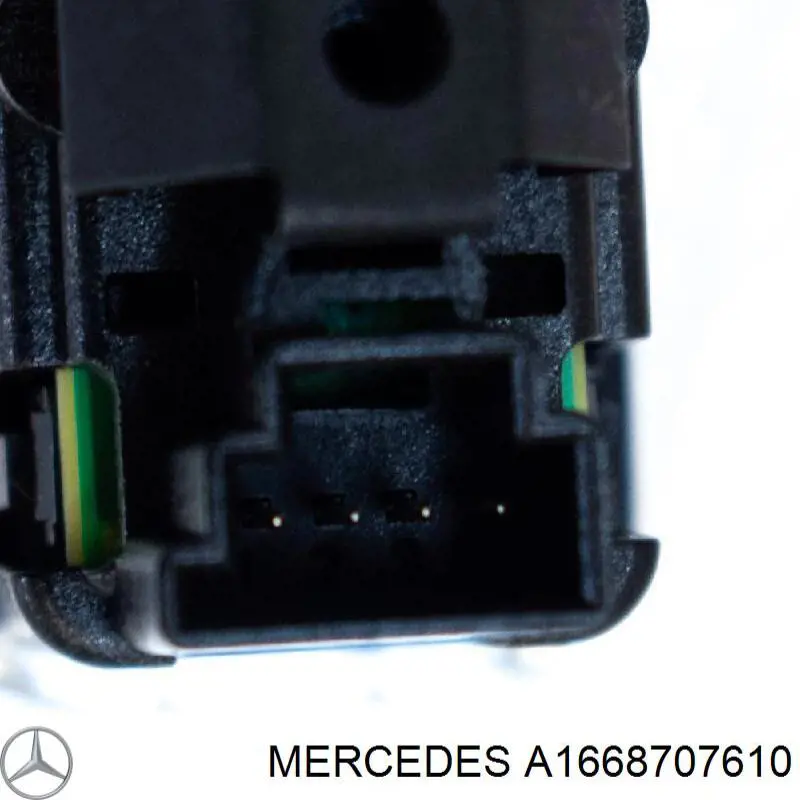 Botón interior de apertura de maletero Mercedes A1668707610