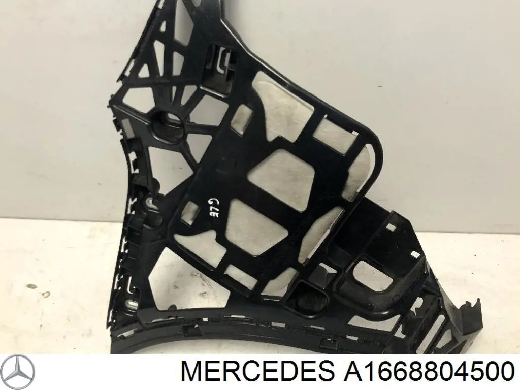 Soporte del parachoques trasero derecho A1668804500 Mercedes