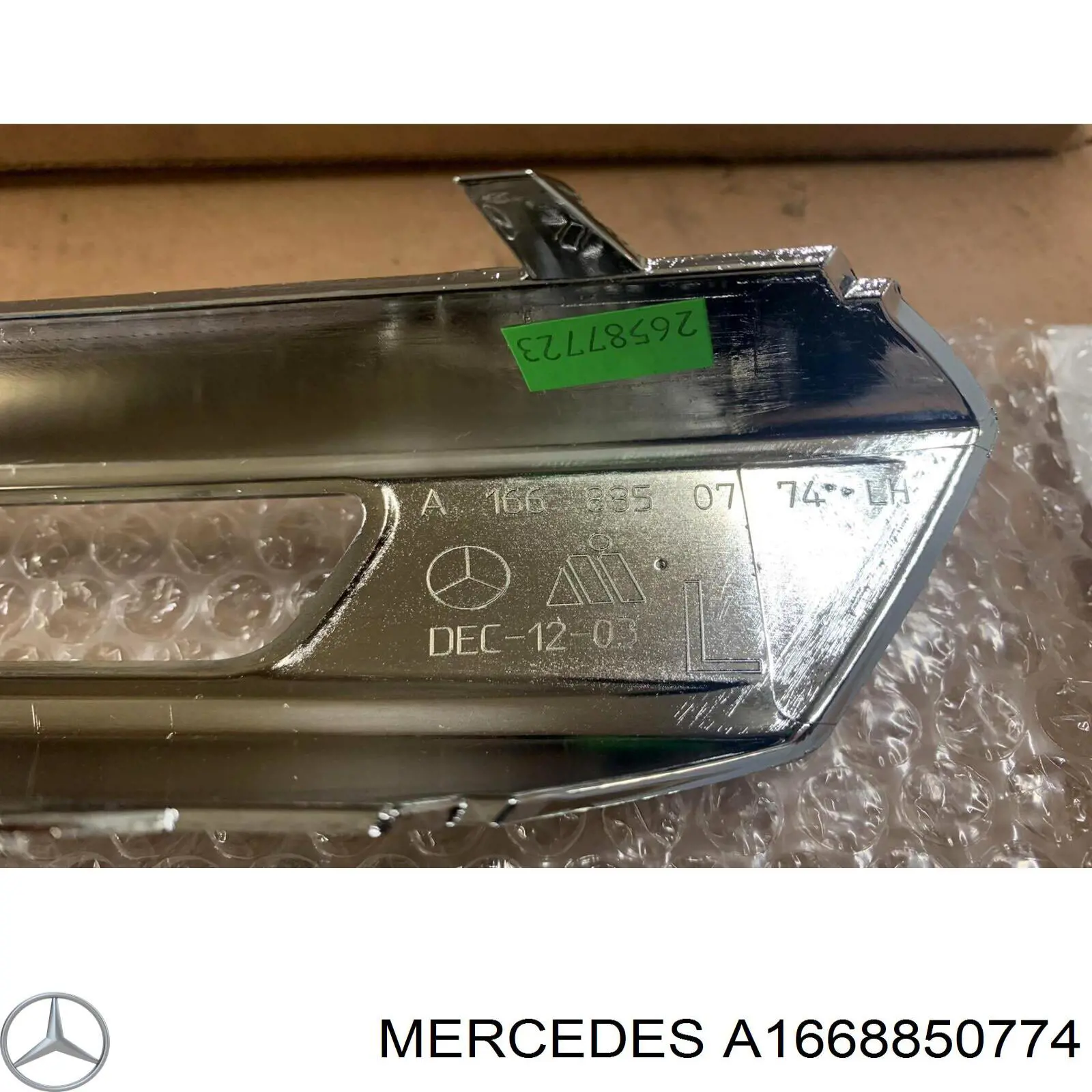 A1668850774 Mercedes embellecedor, faro antiniebla izquierdo