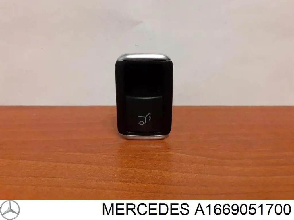 Comprar A1669051700 Mercedes Botón de accionamiento del cierre de la tapa del maletero (puerta trasera 3/5)