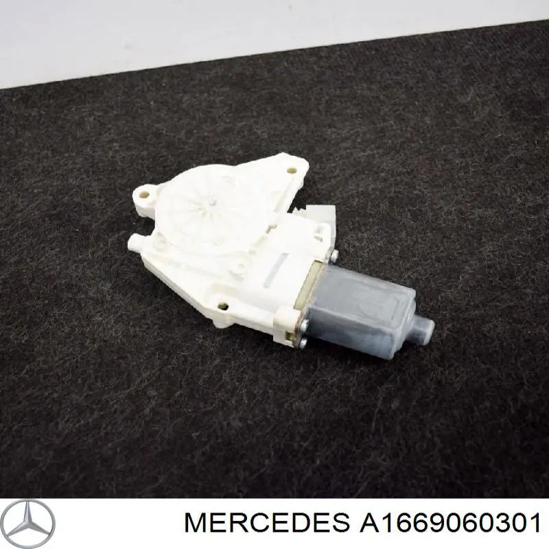 Motor del elevalunas de la puerta delantera derecha A1669060301 Mercedes