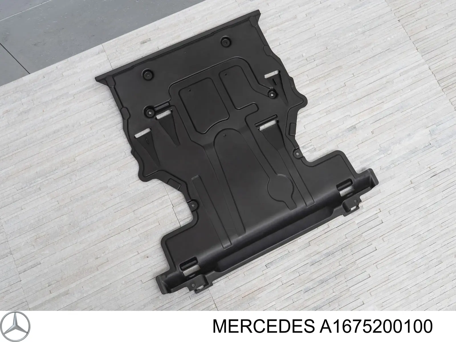 Protección delantera del motor A1675200100 Mercedes