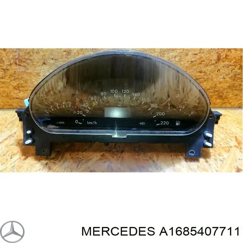 Tablero de instrumentos Mercedes 1685404811