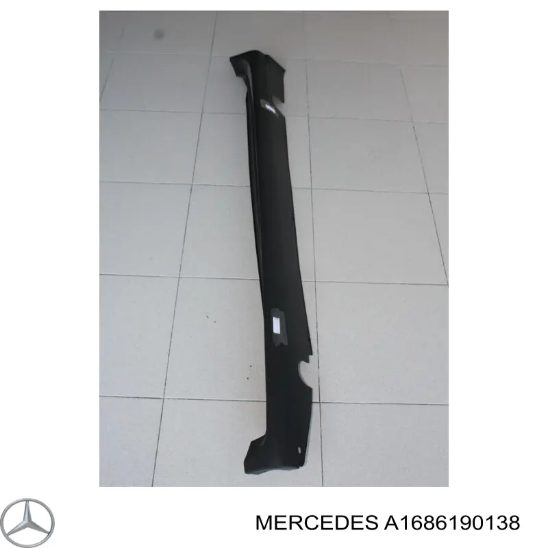 A1686190138 Mercedes moldura de umbral exterior izquierda