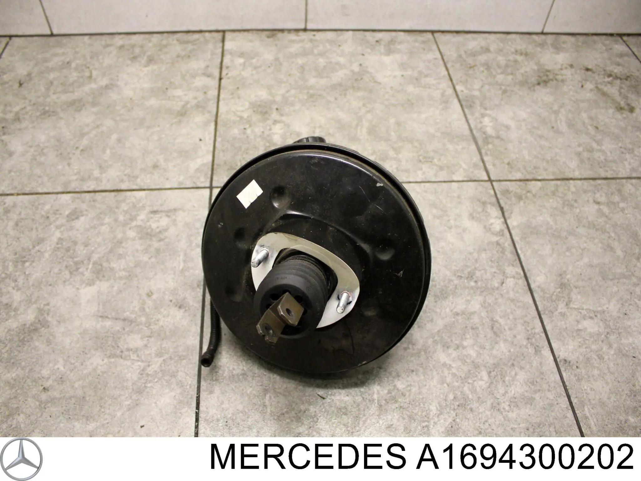 Comprar A1694300202 Mercedes Depósito de líquido de frenos, cilindro de freno principal 