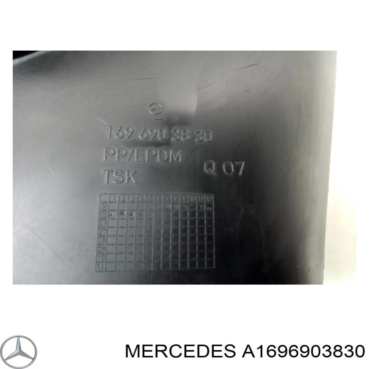 Guardabarros interior trasero derecho del guardafango delantero ME3243613 Prasco
