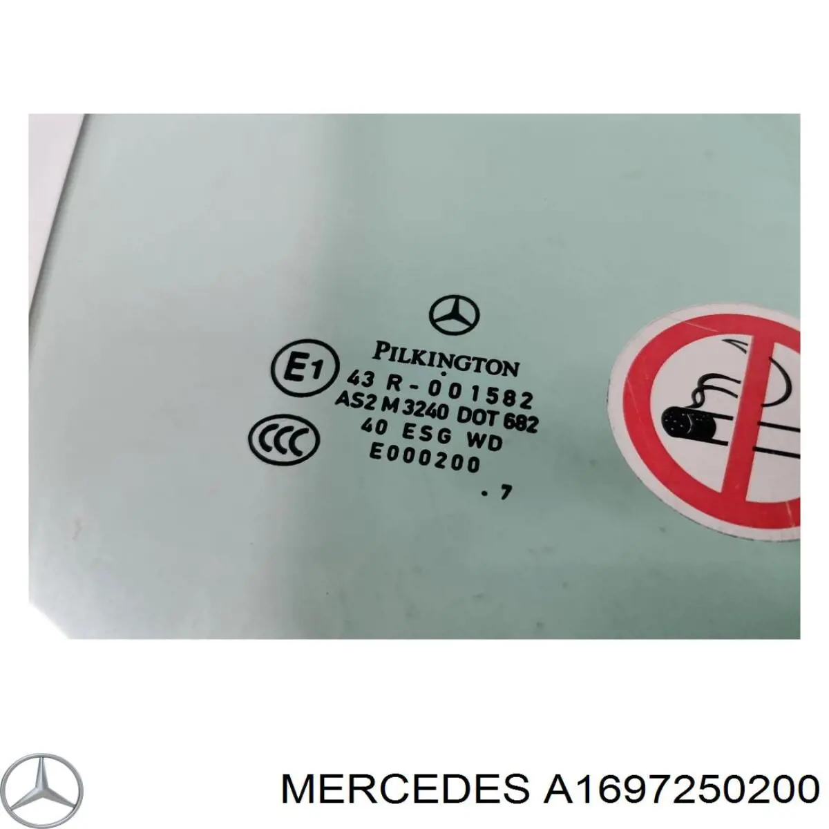 1697250200 Mercedes luna de puerta delantera derecha