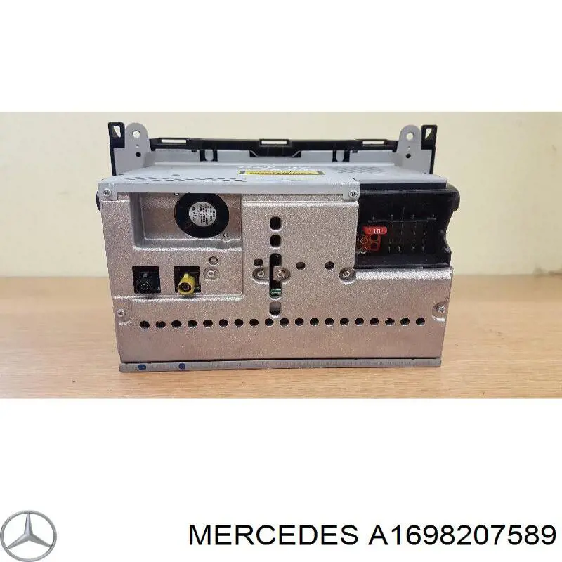 A1698207589 Mercedes Radio AM/FM