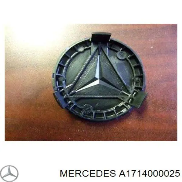 A17140000255337 Mercedes Cubierta de la Llanta