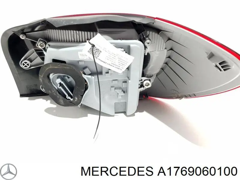 Piloto trasero izquierdo Mercedes A1769060100