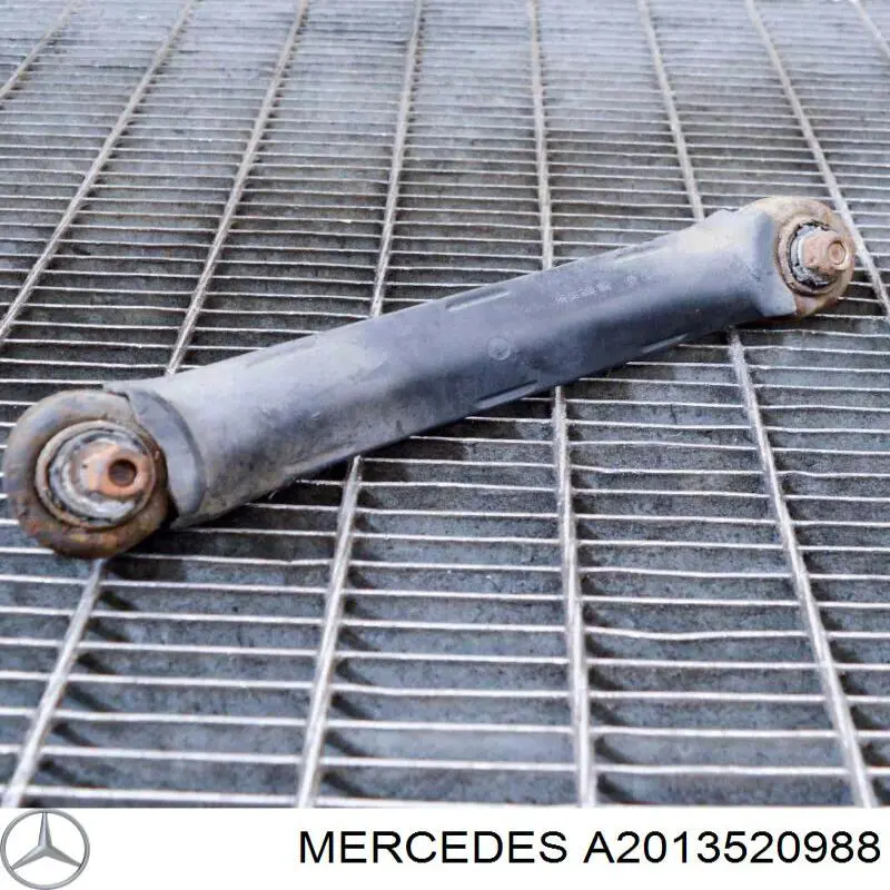 A2013520988 Mercedes Protección inferior trasera del brazo de suspensión