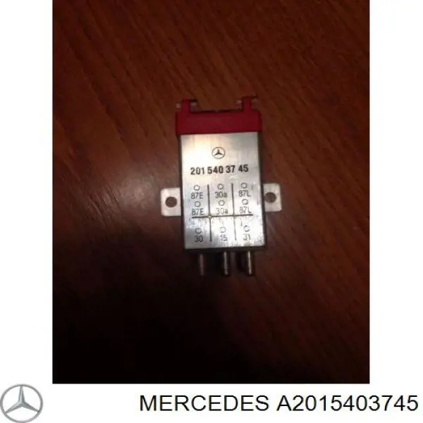 A2015403745 Mercedes