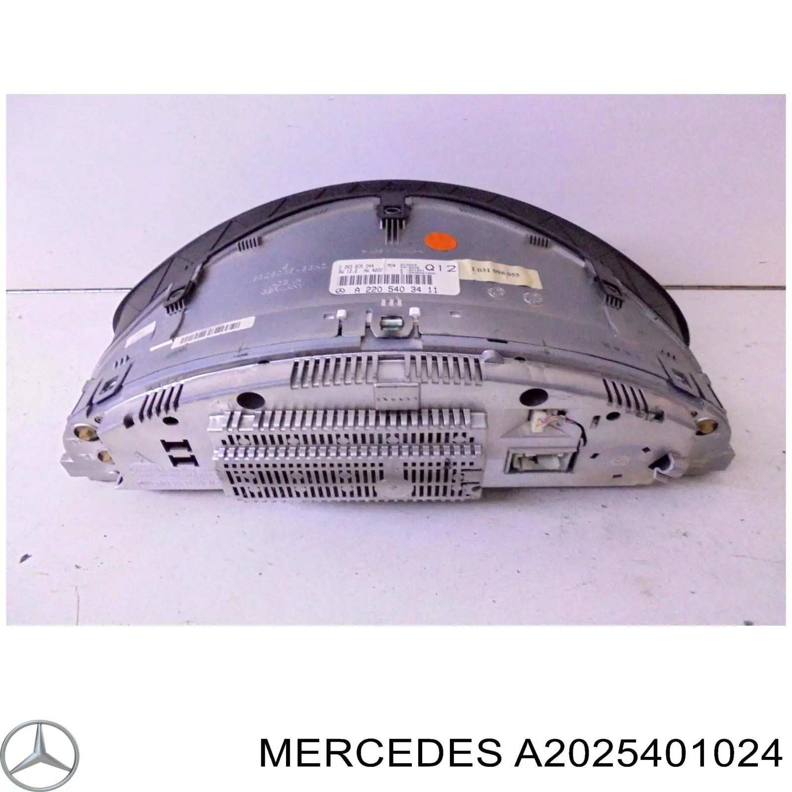 A2025401024 Mercedes