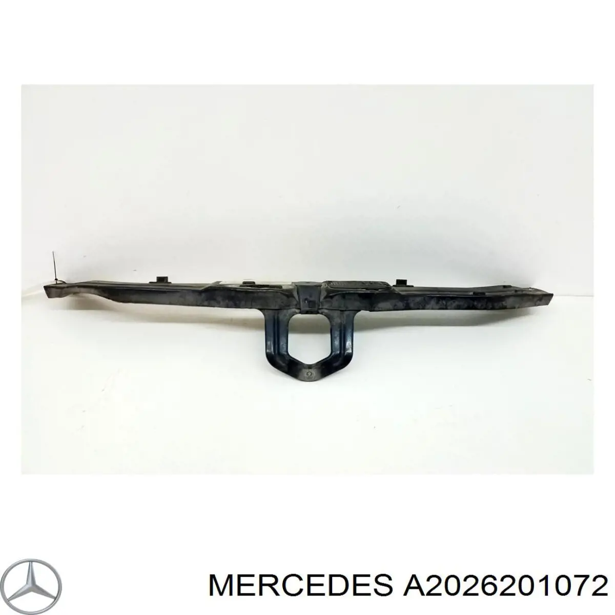 Soporte superior del radiador (panel de montaje de faros) Mercedes A2026201072 precio, desde 90,88 EUR