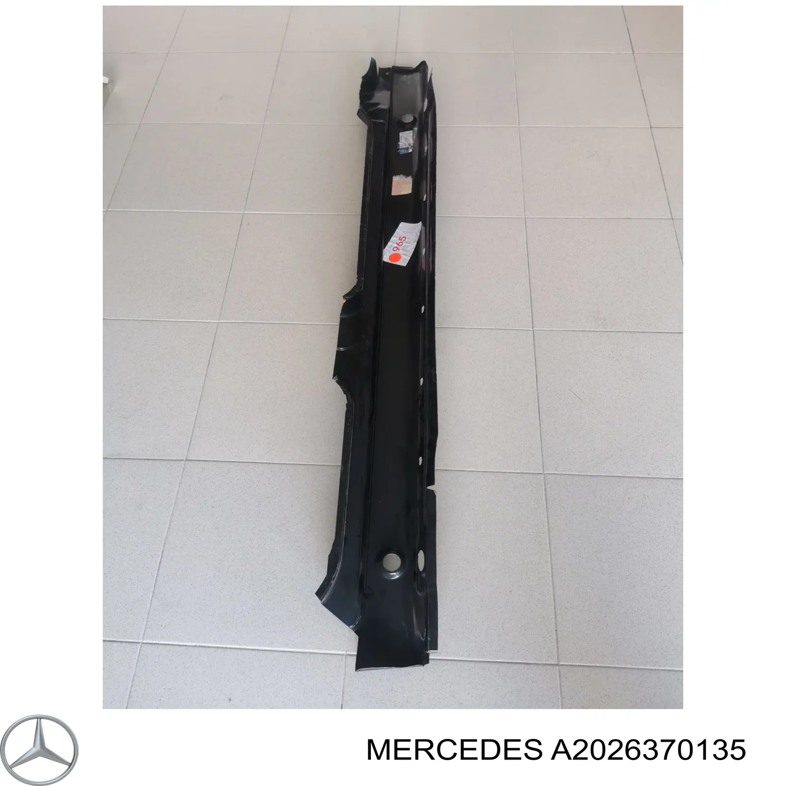 Umbral exterior izquierdo Mercedes A2026370135 precio, desde 100,83 EUR