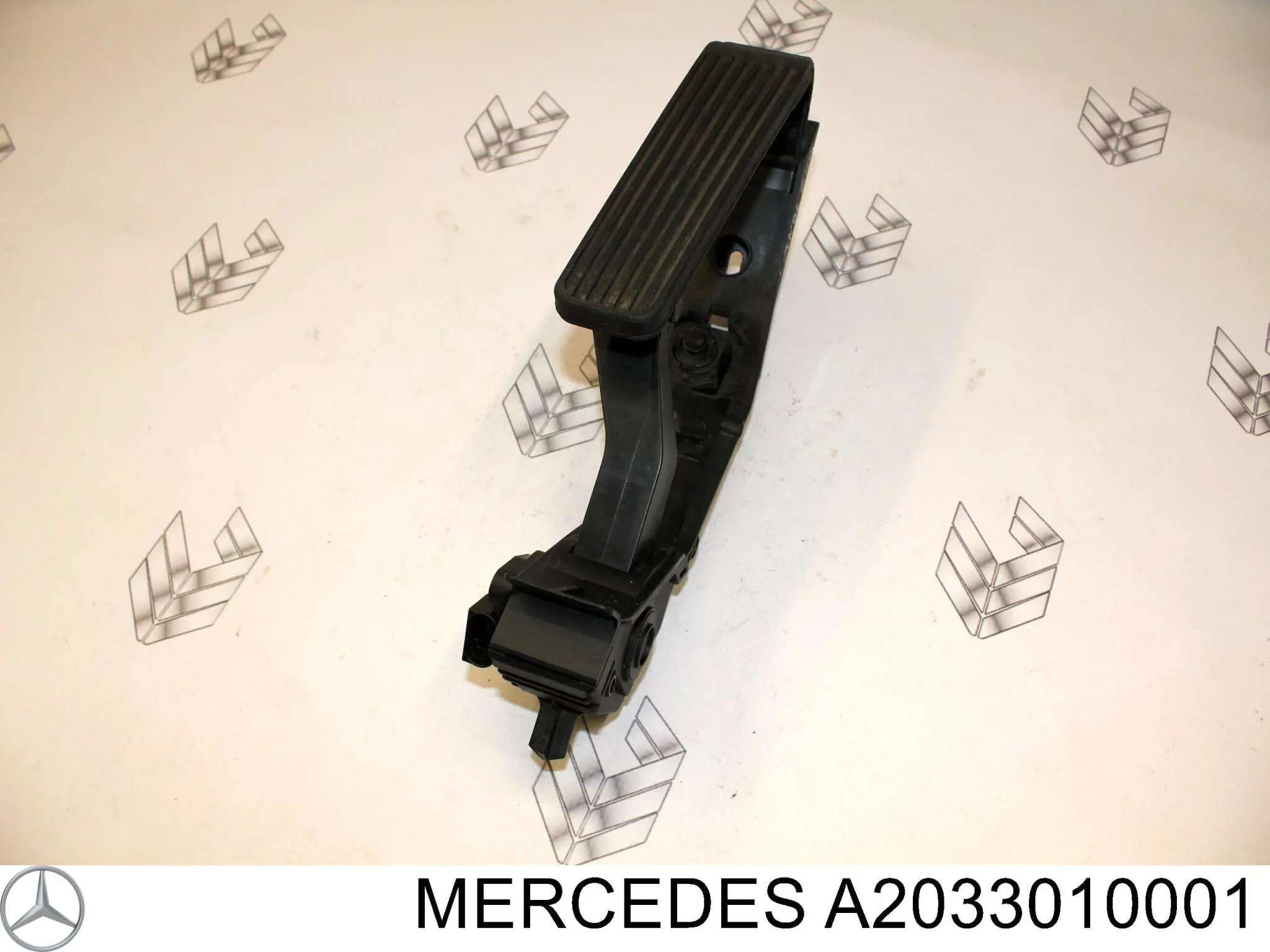  Mercedes A2033010001