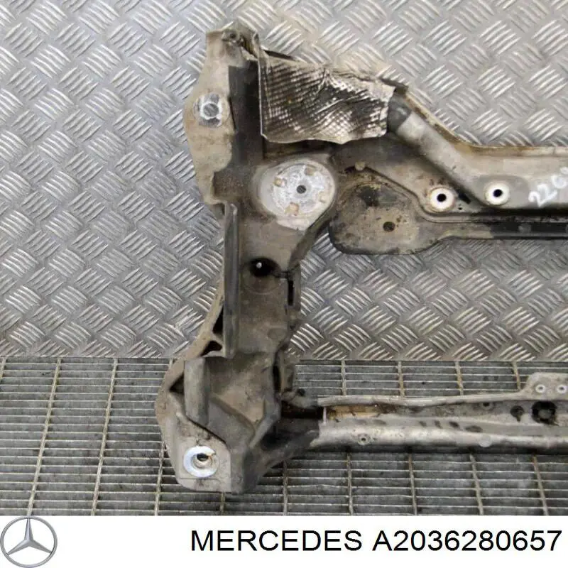 A2036280657 Mercedes subchasis delantero soporte motor