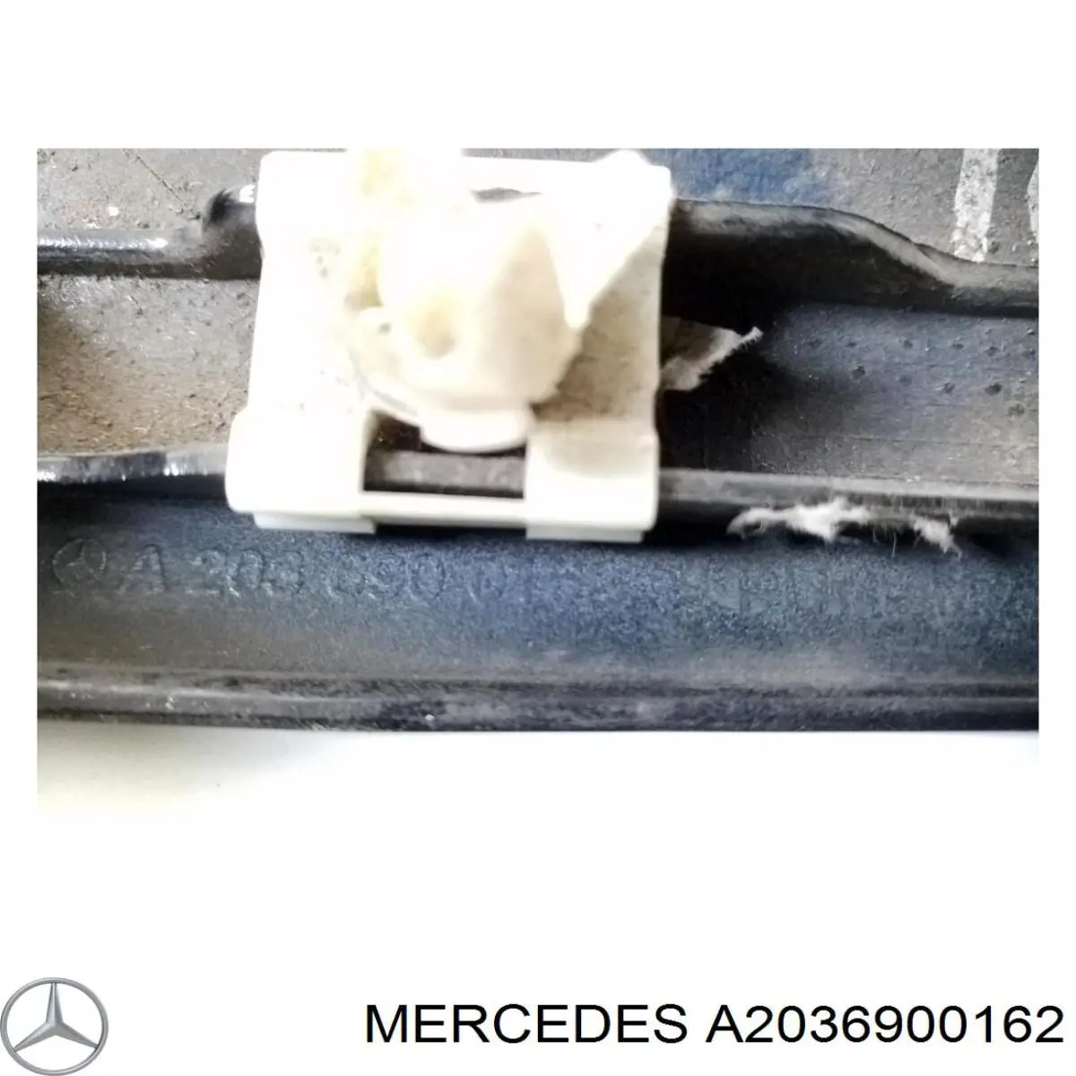 Moldura de guardabarros delantero izquierdo Mercedes A20369001629999 precio, desde 33,40 EUR