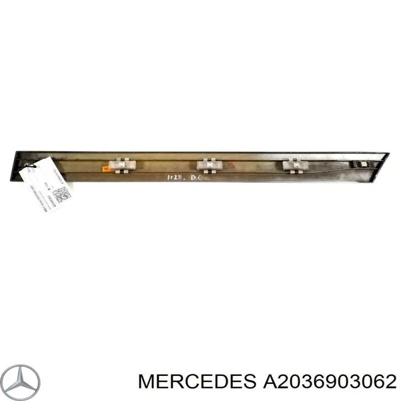 Moldura puerta trasera derecha para Mercedes C (W203)