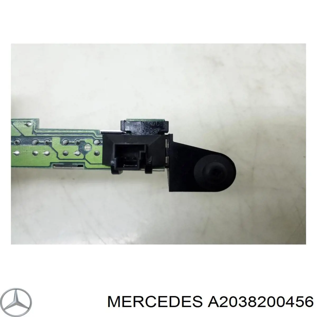 Lampara de luz de freno adicional  Mercedes A2038200456 precio, desde 46,46 EUR