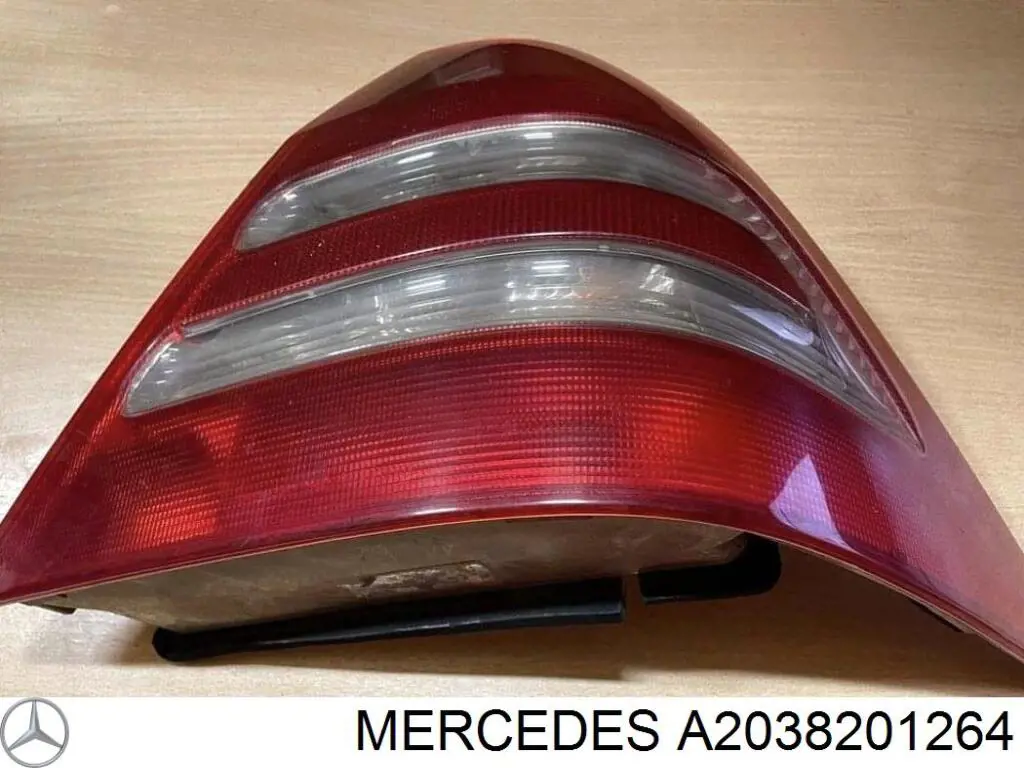 Comprar A2038201264 Mercedes Piloto trasero derecho