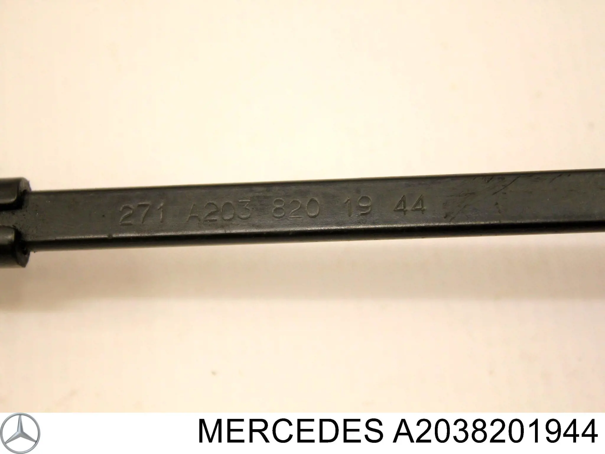 Brazo de limpiaparabrisas Mercedes A2038201944 precio, desde 232,53 EUR