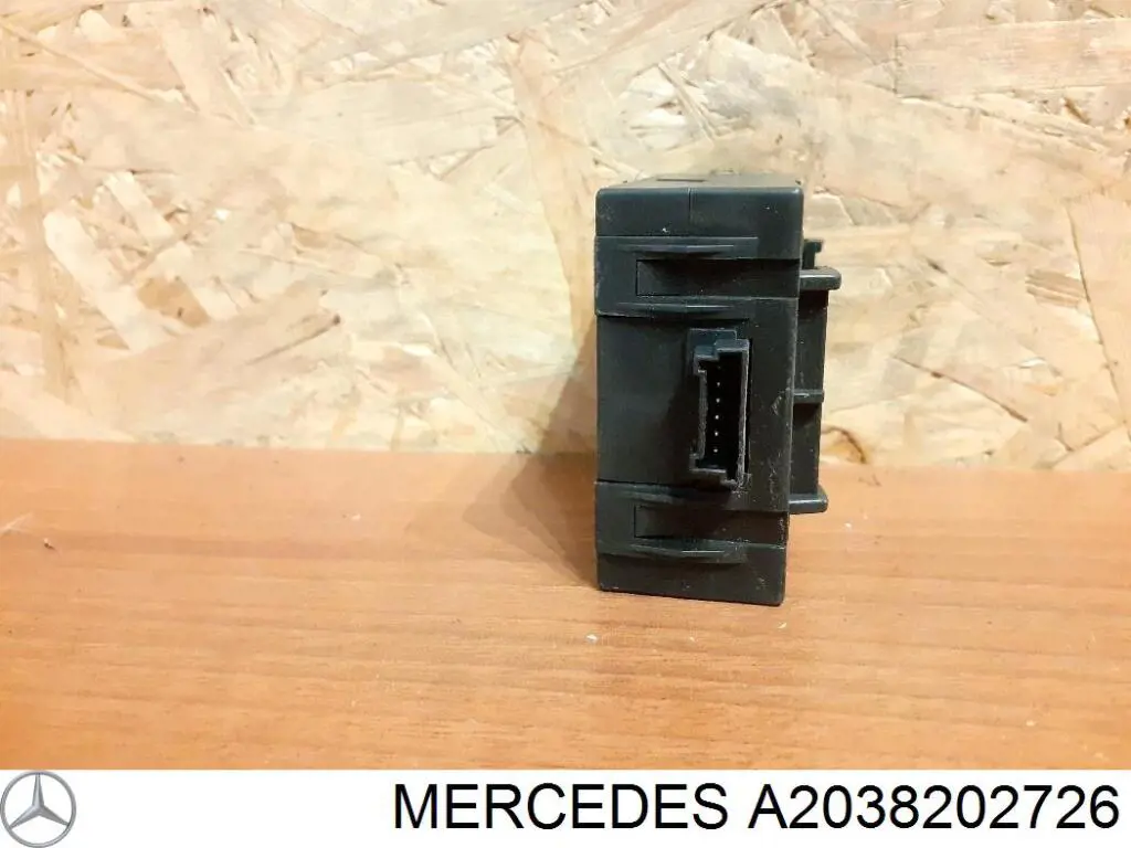 Llavero control de alarma Mercedes A2038202726 precio, desde 39,20 EUR