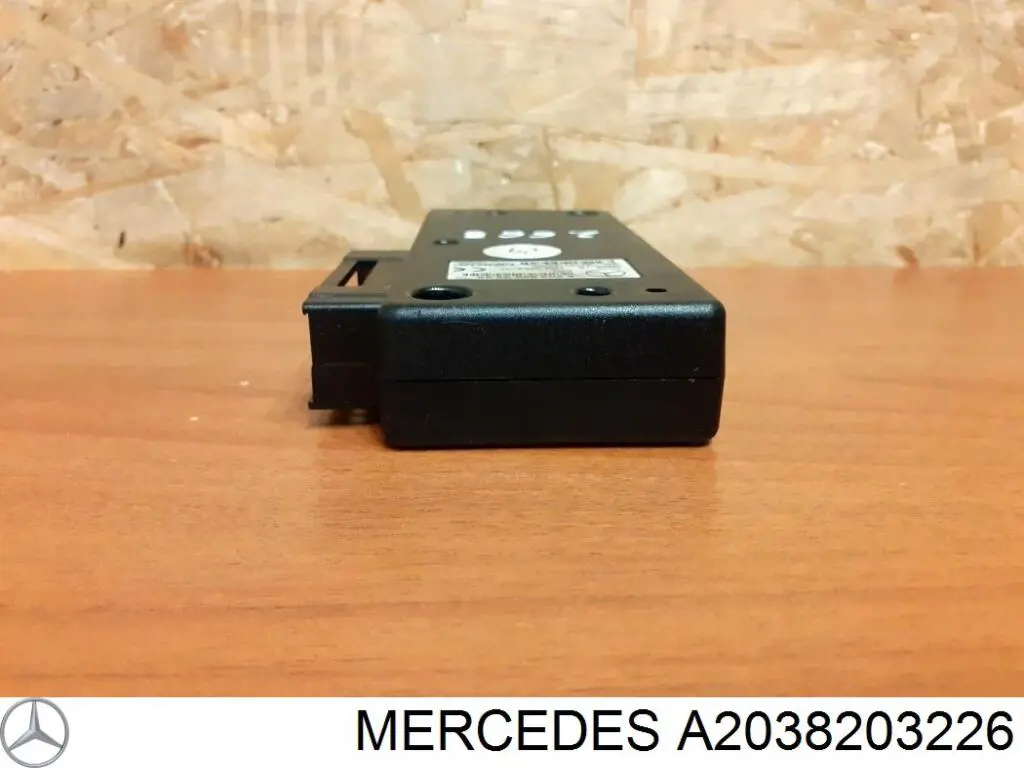 Unidad de control del teléfono Mercedes A2038203226 precio, desde 42,11 EUR