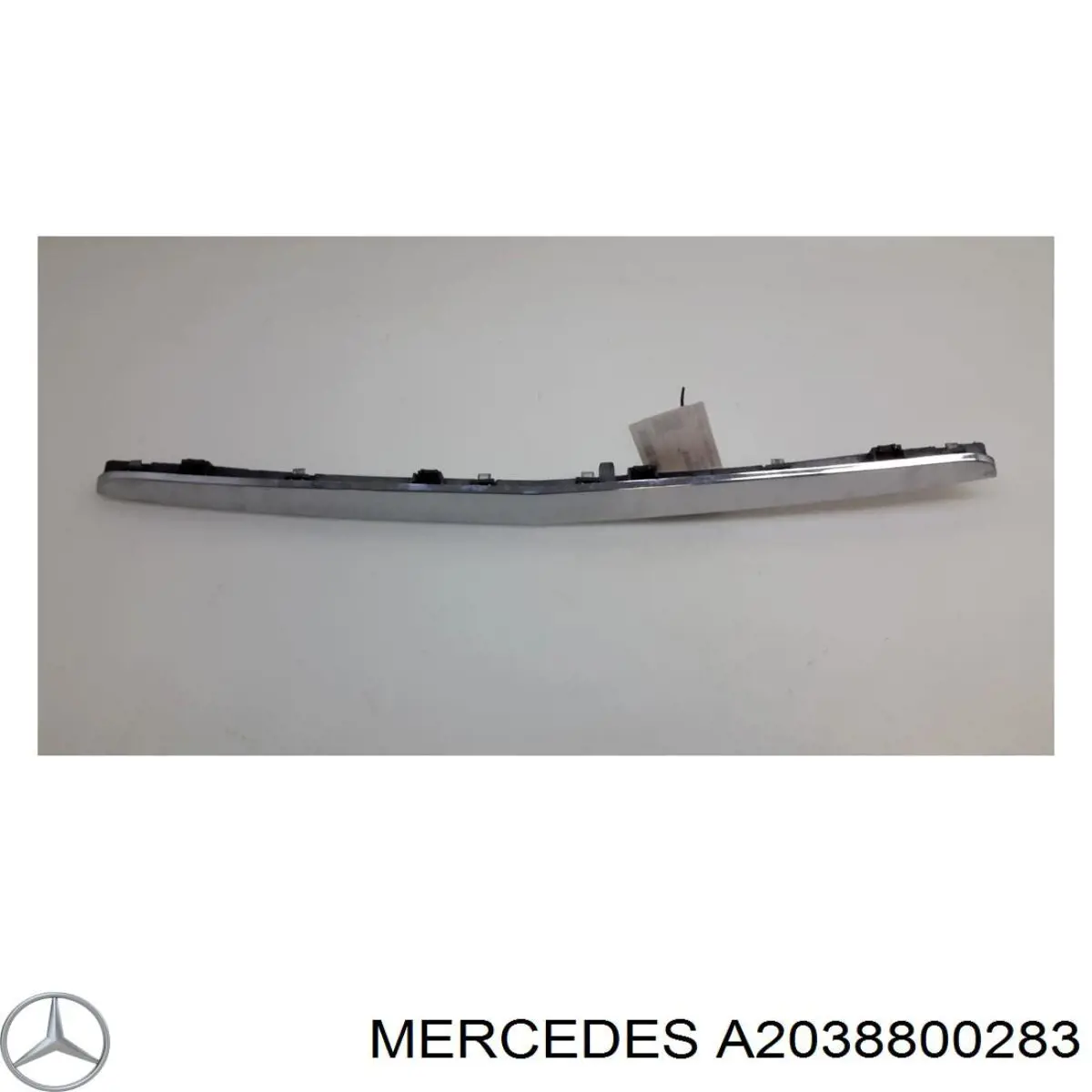 Moldura de rejilla parachoques superior Mercedes A2038800283