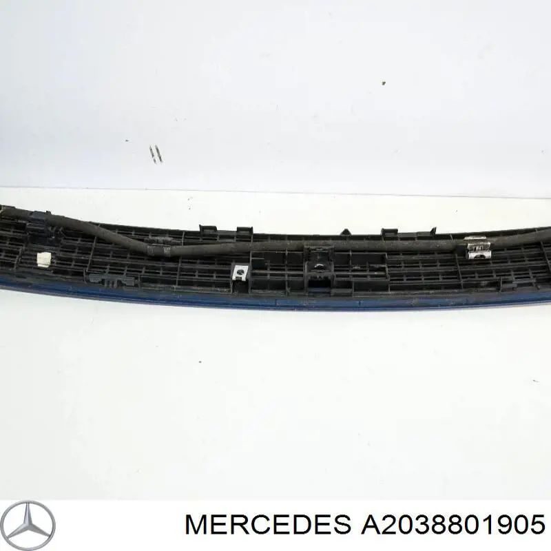A20388019059197 Mercedes Rejilla del capó