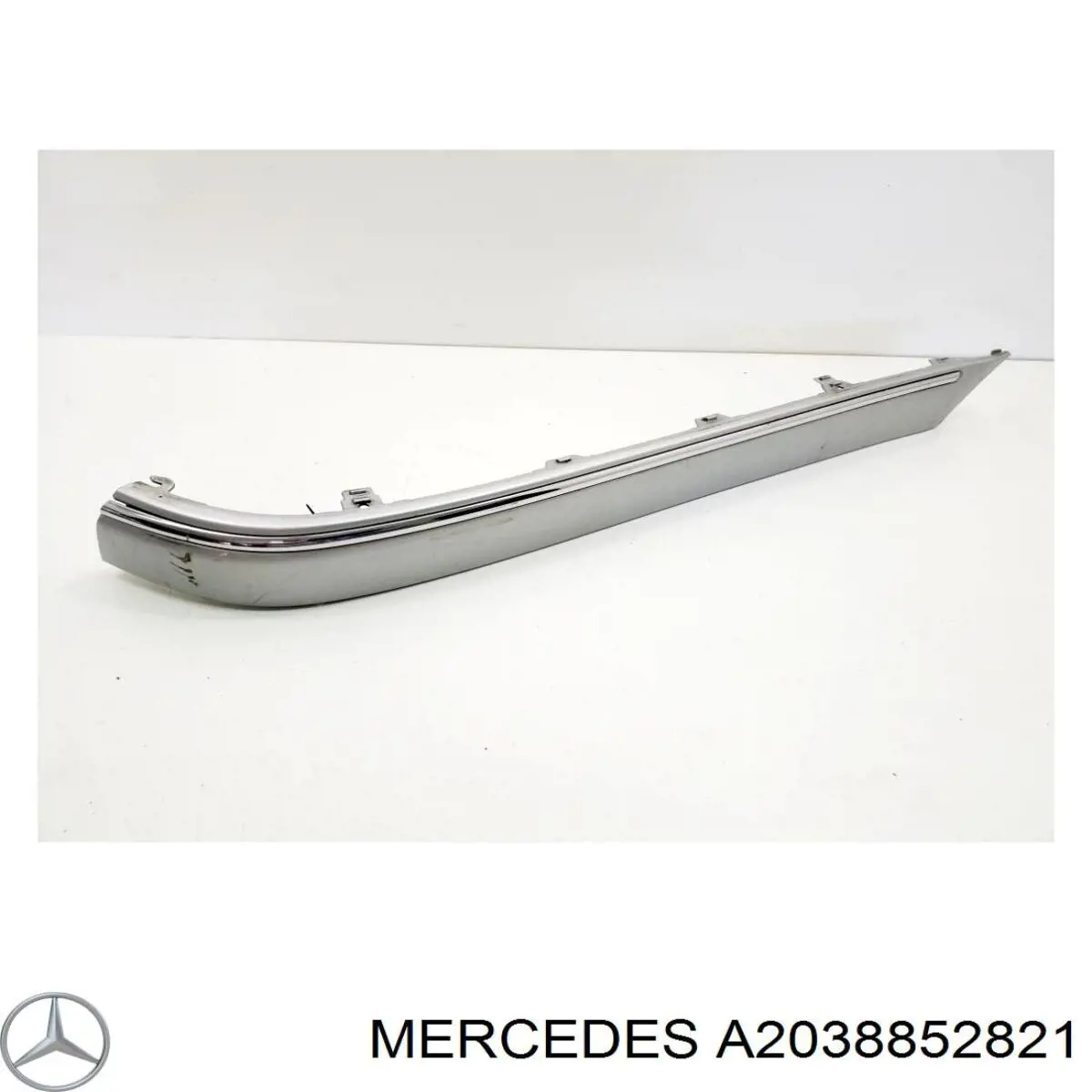 20388528219999 Mercedes moldura de parachoques trasero derecho