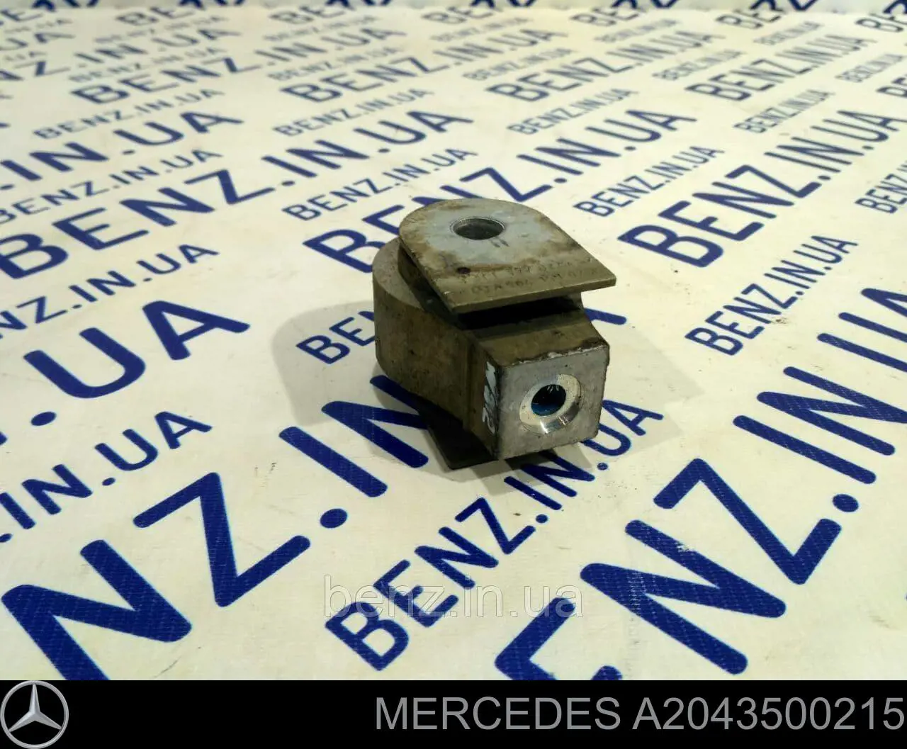 Silentblock del soporte delantero del diferencial trasero Mercedes A2043500215 precio, desde 38,66 EUR