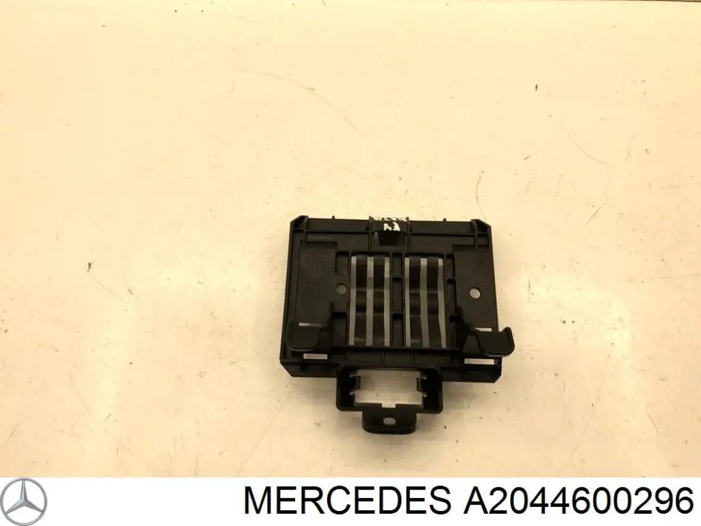  Mercedes A2044600296 precio, desde 61,95 EUR
