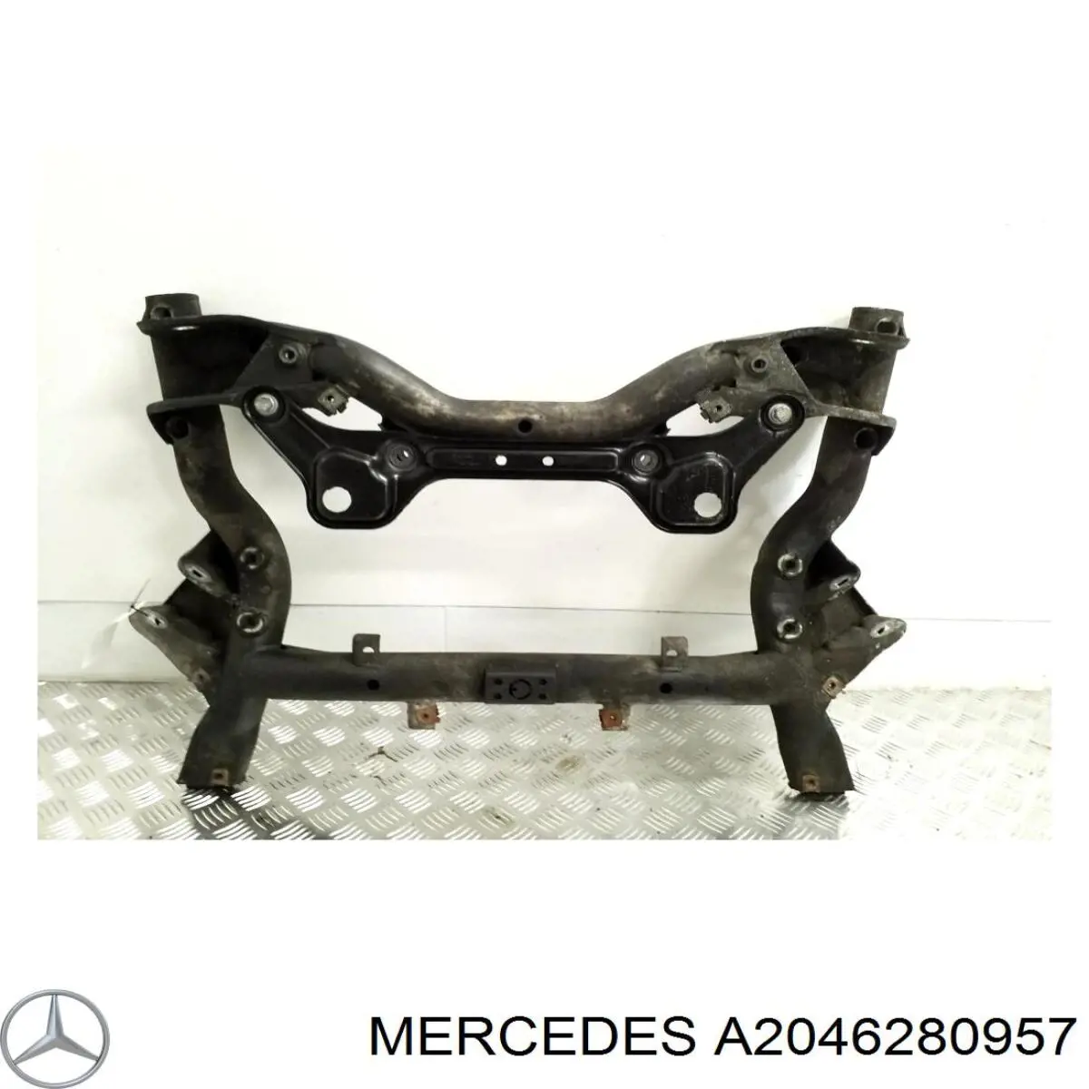 A2046280957 Mercedes subchasis delantero soporte motor