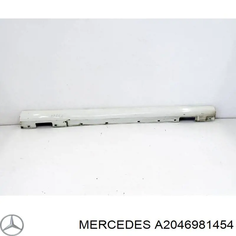 Moldura exterior derecha del umbral Mercedes A2046981454 precio, desde 123,42 EUR