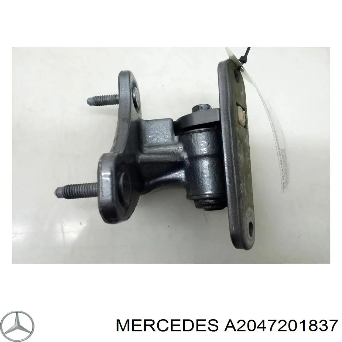 Bisagra de la puerta delantera derecha A2047201837 Mercedes