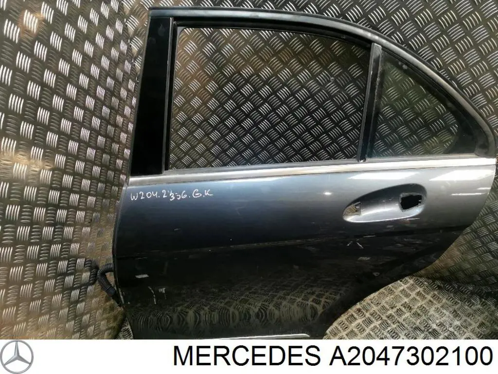 Puerta trasera izquierda Mercedes A2047302100 precio, desde 297,66 EUR