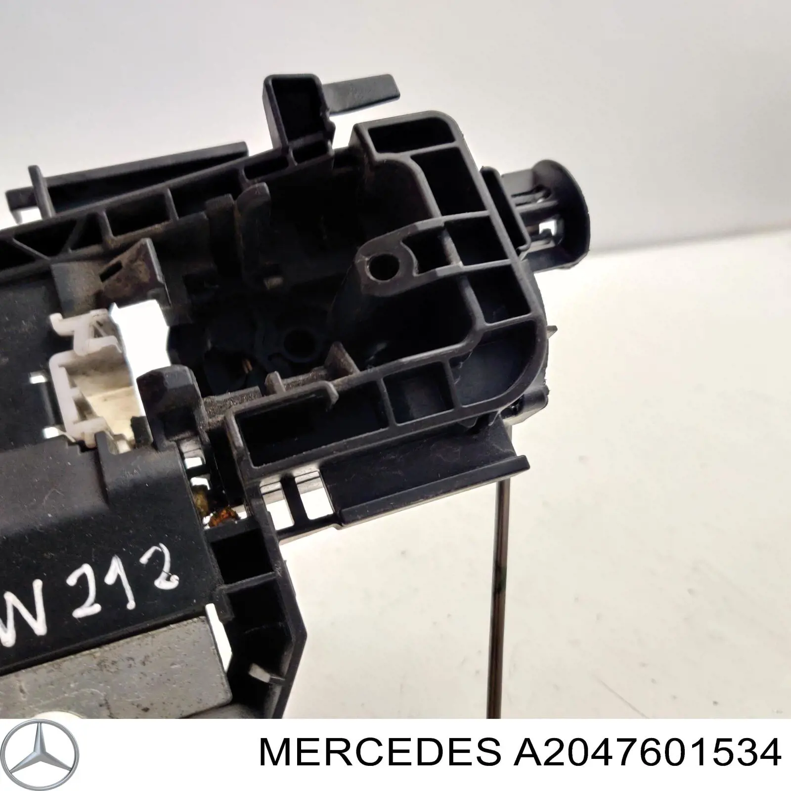 2047601534 Mercedes soporte de manilla exterior de puerta delantera izquierda